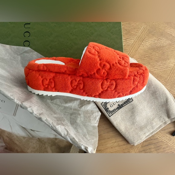 Authentic Gucci platform mules - Picture 2 of 12